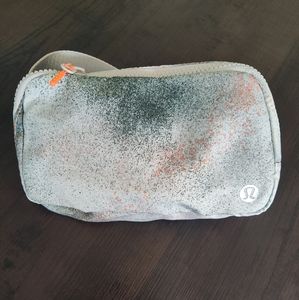 Lululemon Everywhere Belt Bag